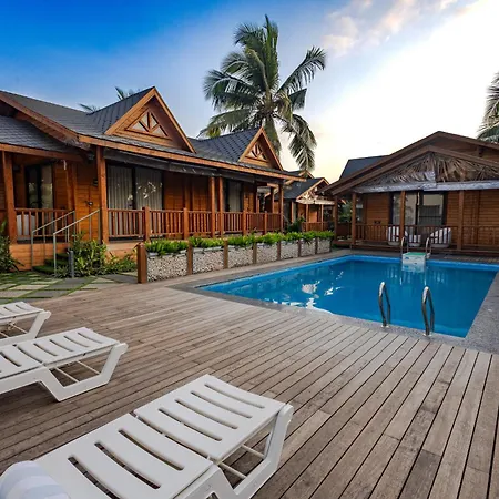 Foxoso Aaristo Baga Beach Resort
